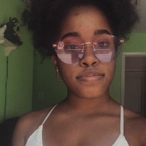 Meet your Posher, Imani